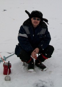 рыбак на льду Байкала
